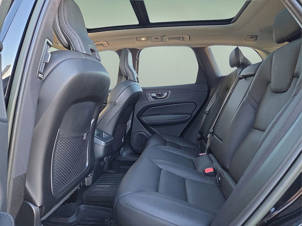 Certified 2023 Volvo XC60 B5 Plus w/ Protection Package Premier image 17