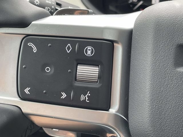 Used 2025 Land Rover Discovery Dynamic SE AWD/4WD image 28