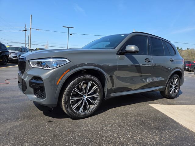 Used 2022 BMW X5 M50i w/ Executive Package AWD/4WD image 3