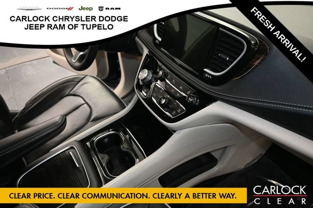 Used 2023 Chrysler Pacifica Limited FWD image 39