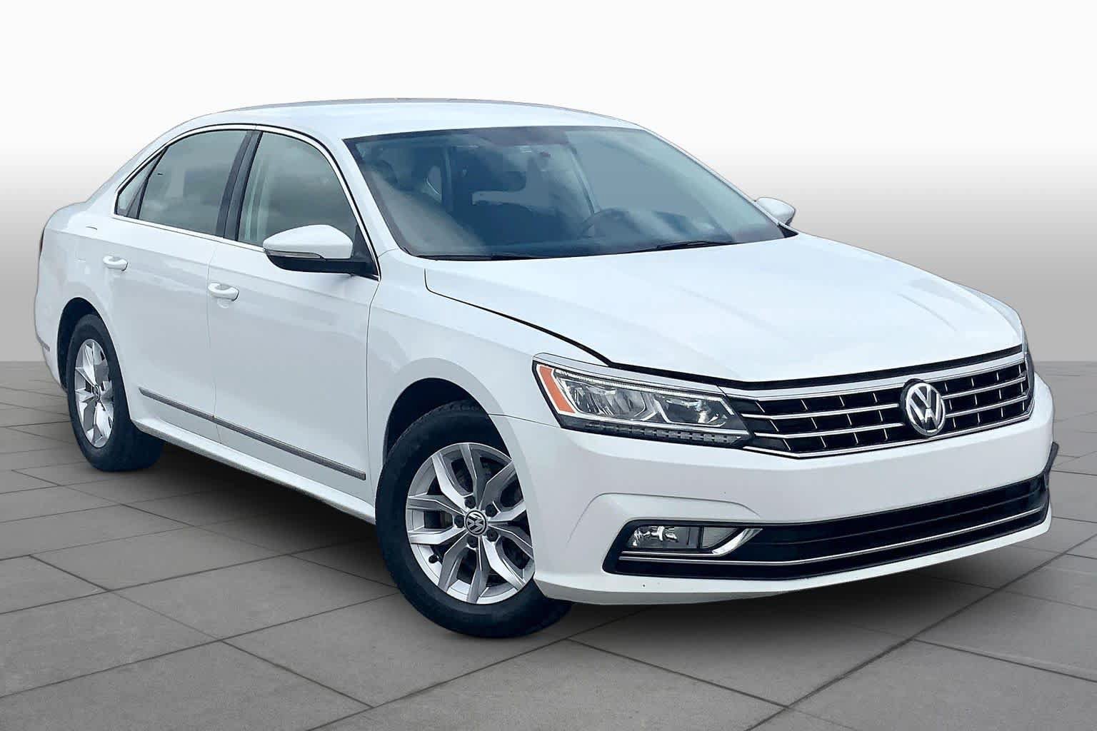 Used 2016 Volkswagen Passat 1.8T S w/ Lighting Package (P06) FWD image 3