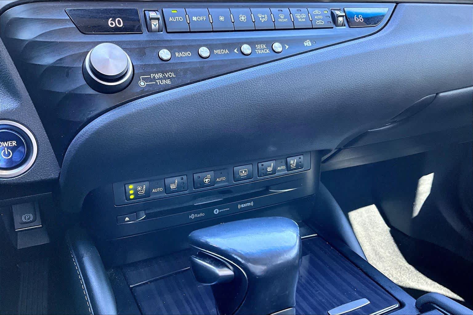 Used 2021 Lexus ES 300h Ultra Luxury w/ Accessory Package 2 FWD image 35