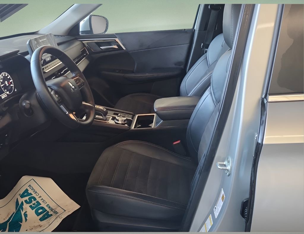 Used 2024 Mitsubishi Outlander SE image 24