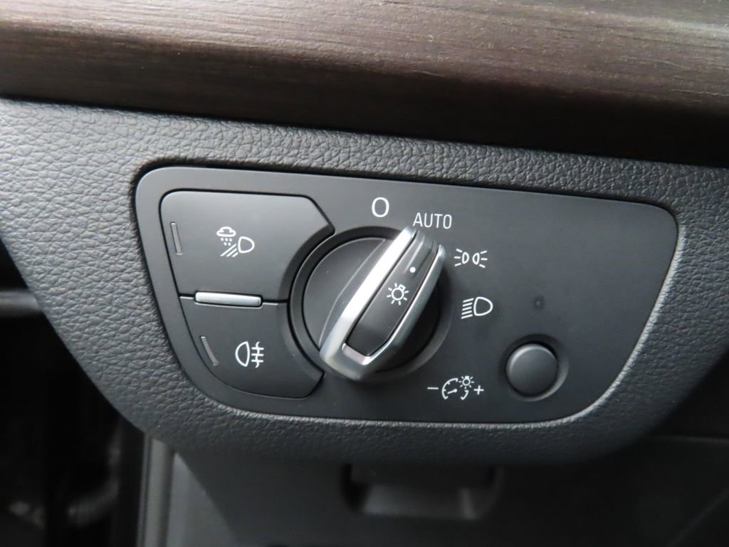 Used 2023 Audi Q5 2.0T Premium w/ Convenience Package image 38