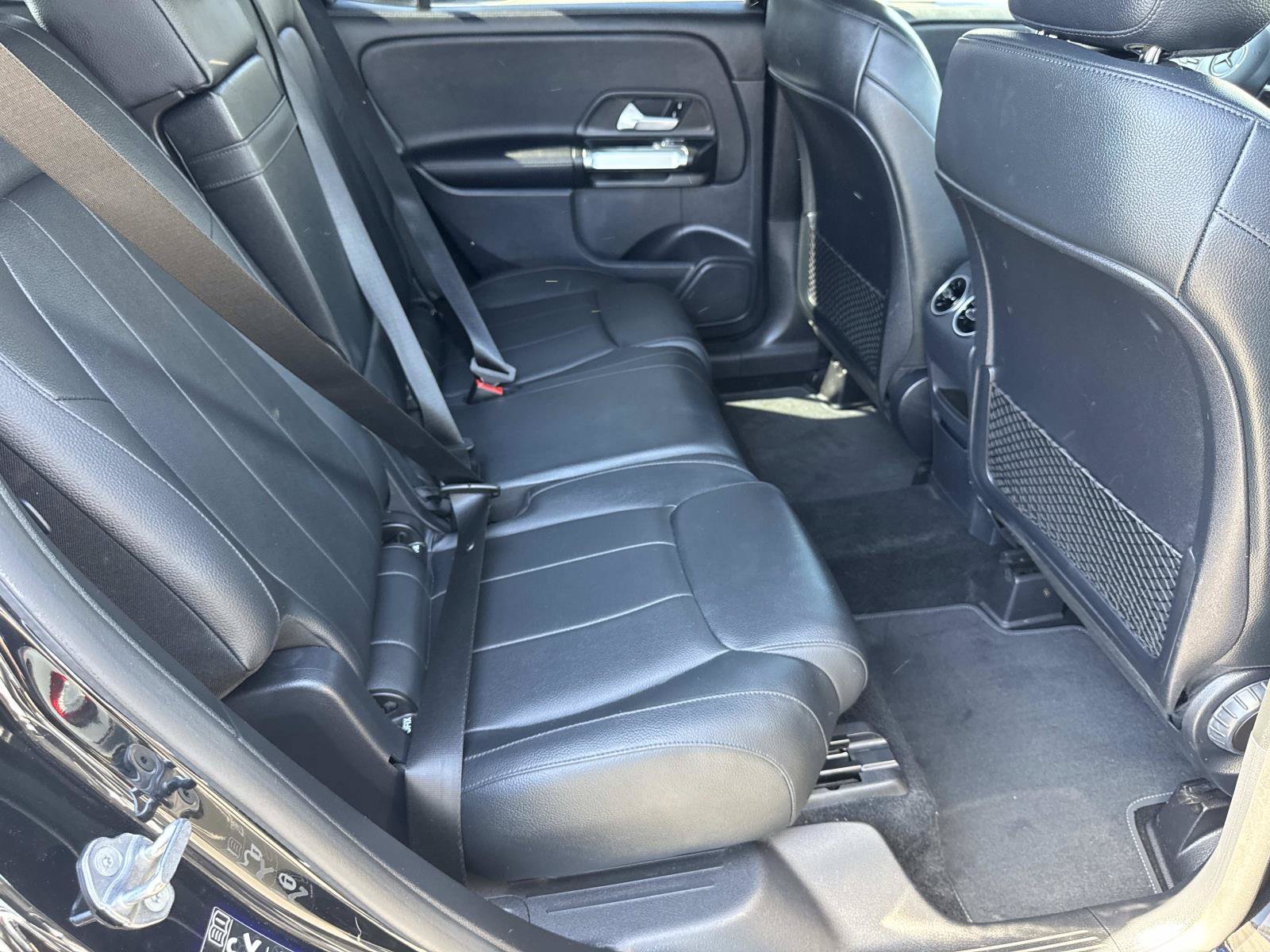 Used 2022 Mercedes-Benz GLB 250 image 32