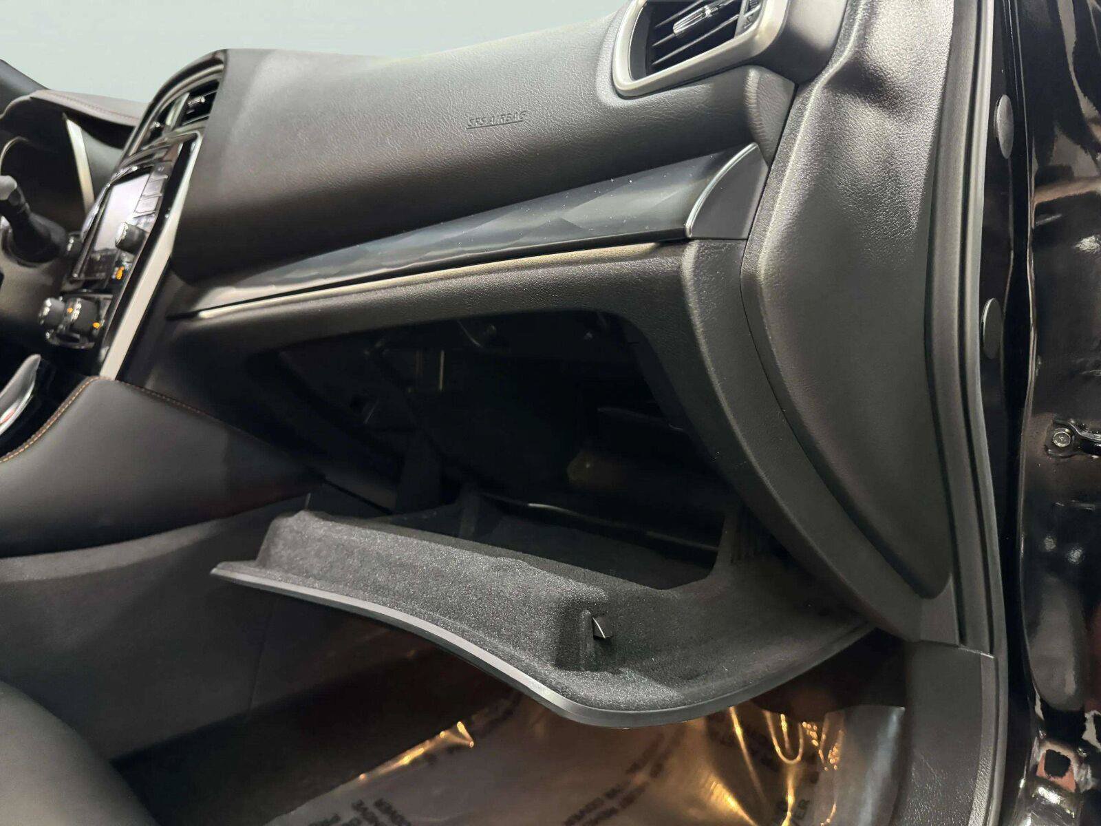 Used 2021 Nissan Maxima SR w/ Sport Mat Group FWD image 41