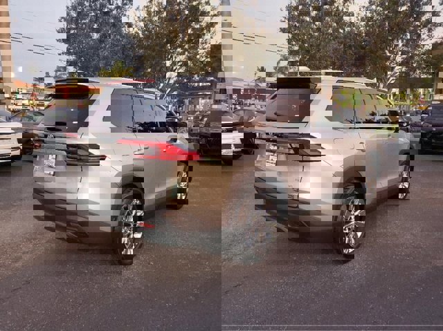 Used 2024 Toyota Grand Highlander Platinum image 4