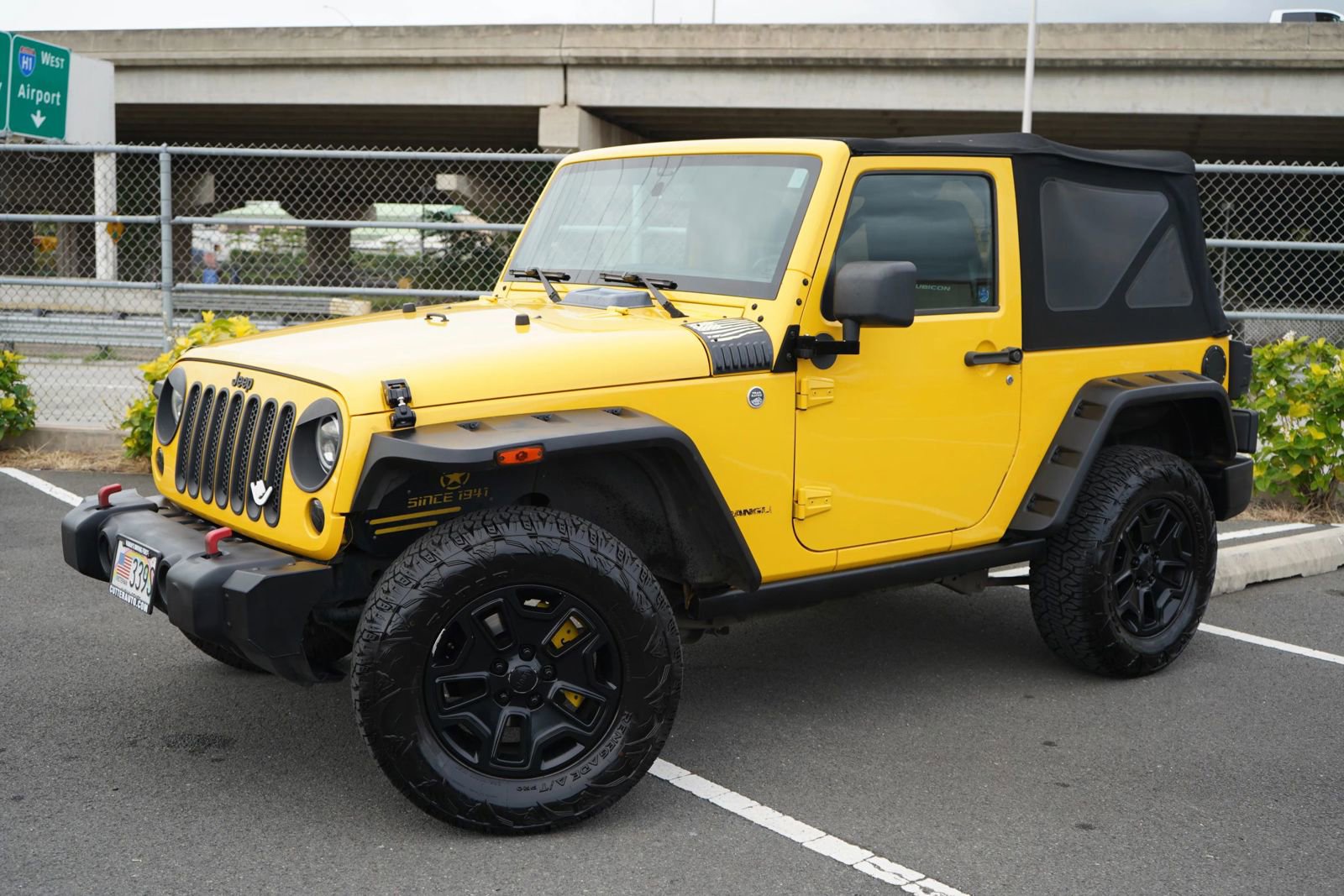 Used 2015 Jeep Wrangler Rubicon w/ Power Convenience Group image 3
