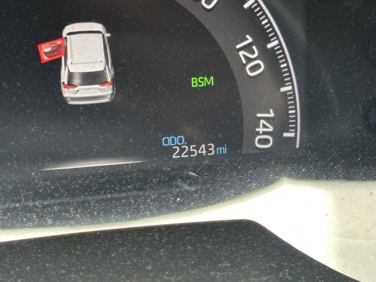 Used 2023 Toyota RAV4 XLE w/ Convenience Package FWD image 13