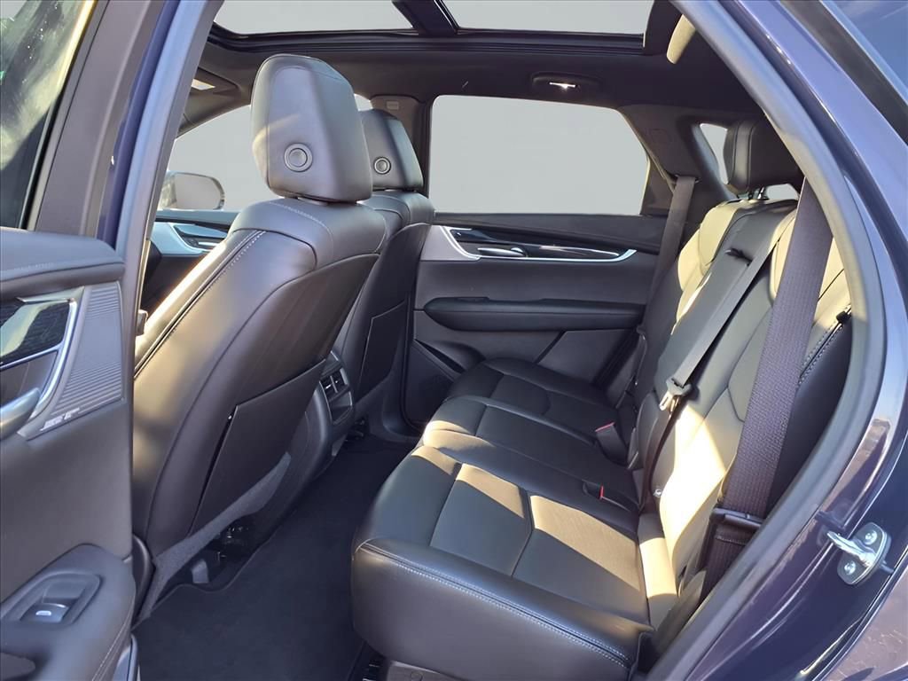 Used 2025 Cadillac XT5 Premium Luxury image 28