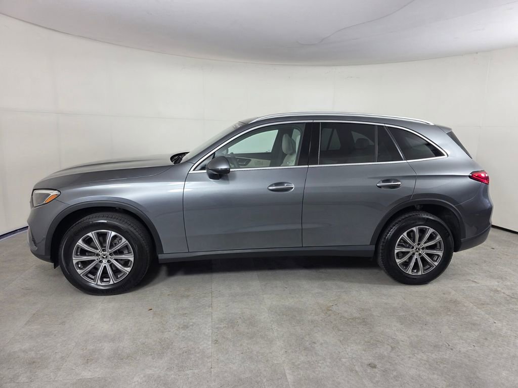Used 2023 Mercedes-Benz GLC 300 4MATIC image 7