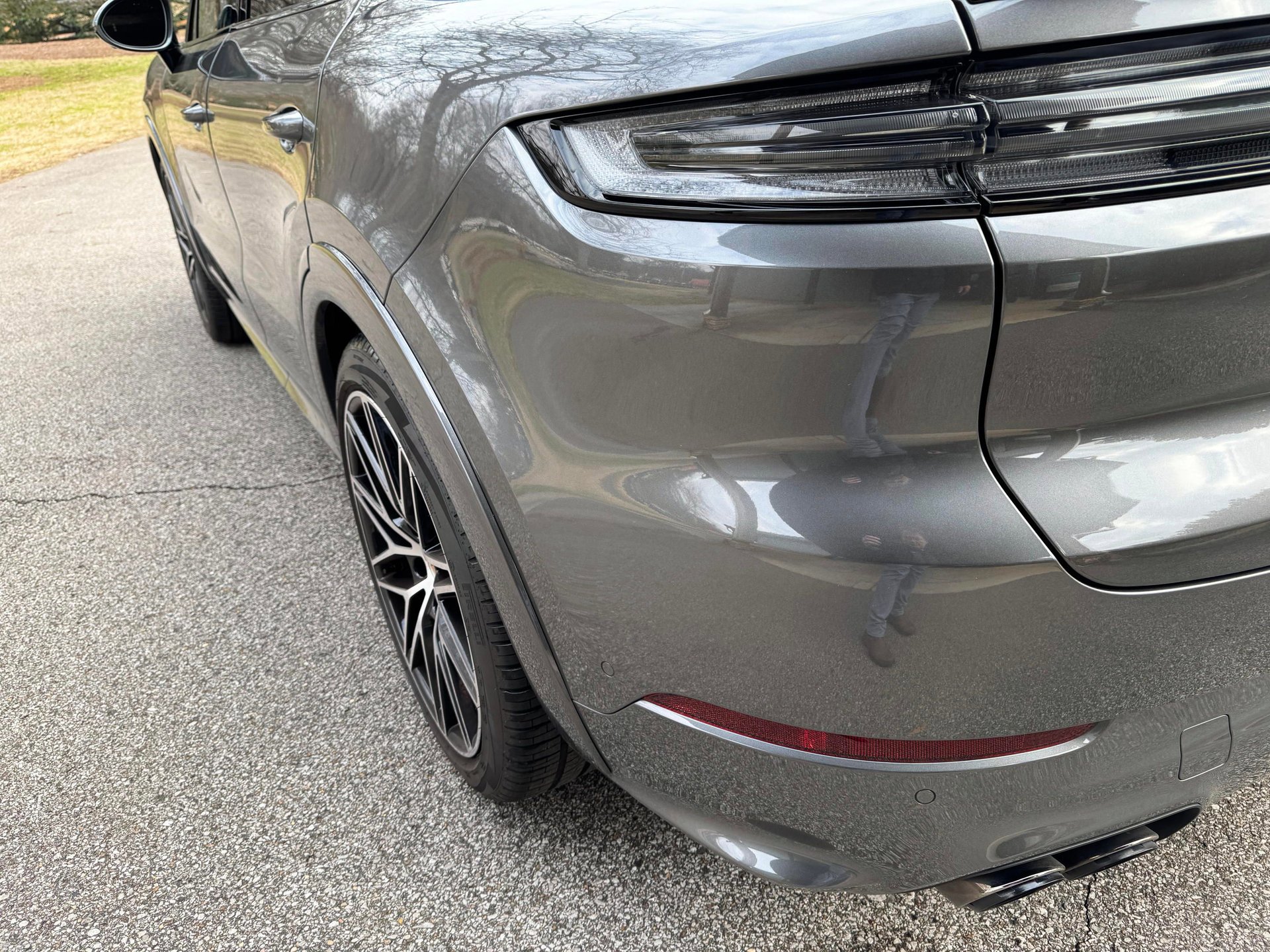 Used 2025 Porsche Cayenne GTS image 28