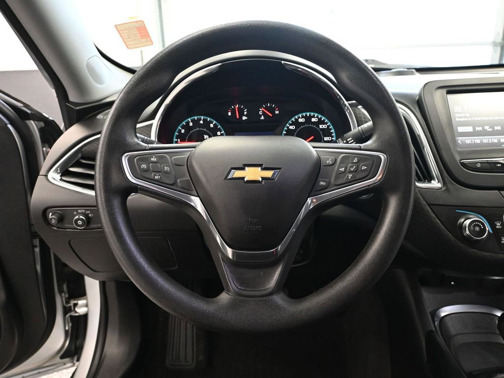 Used 2018 Chevrolet Malibu LT w/ LPO, Convenience Package 2 image 26