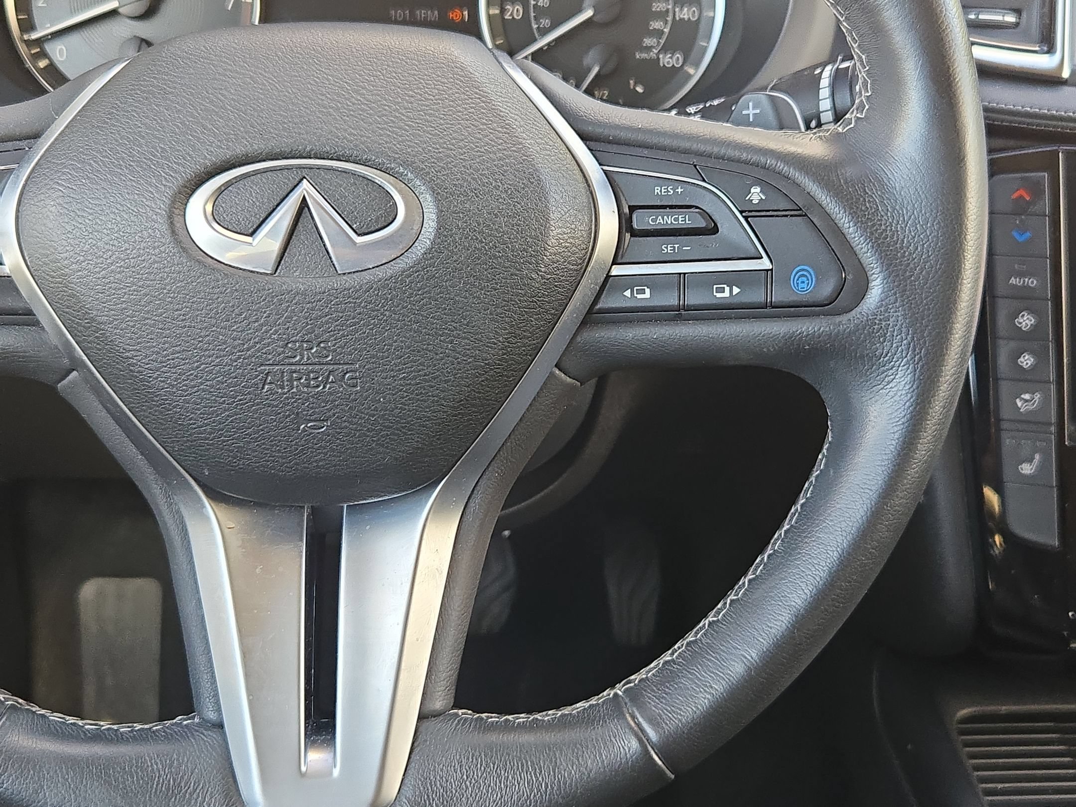 Used 2021 INFINITI QX50 Luxe AWD/4WD image 22
