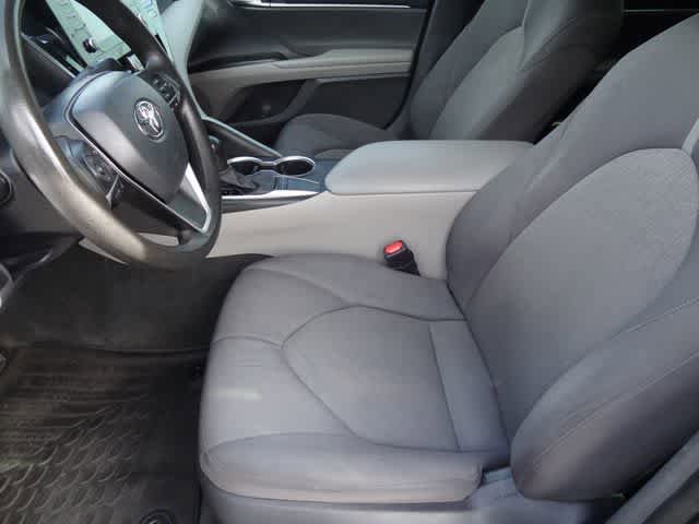 Used 2023 Toyota Camry LE image 6