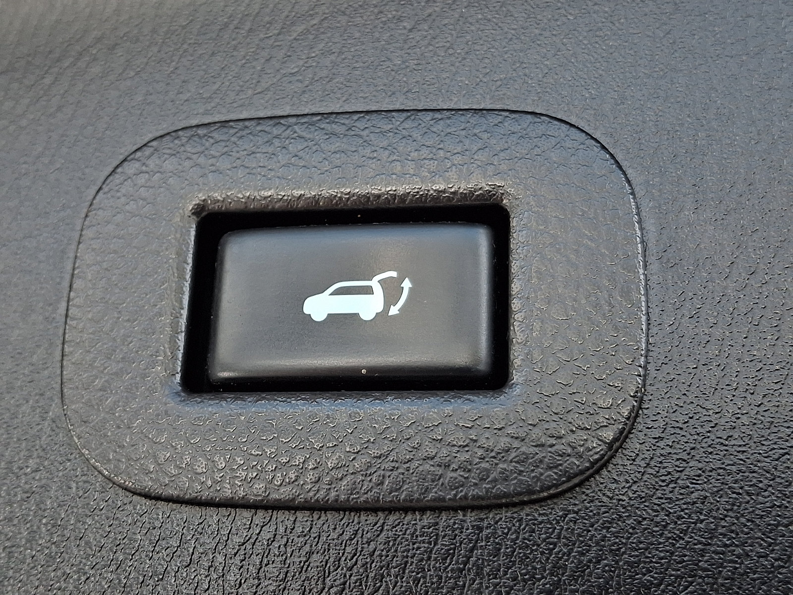 Used 2017 INFINITI QX80 4WD w/ Driver Assistance Package image 32
