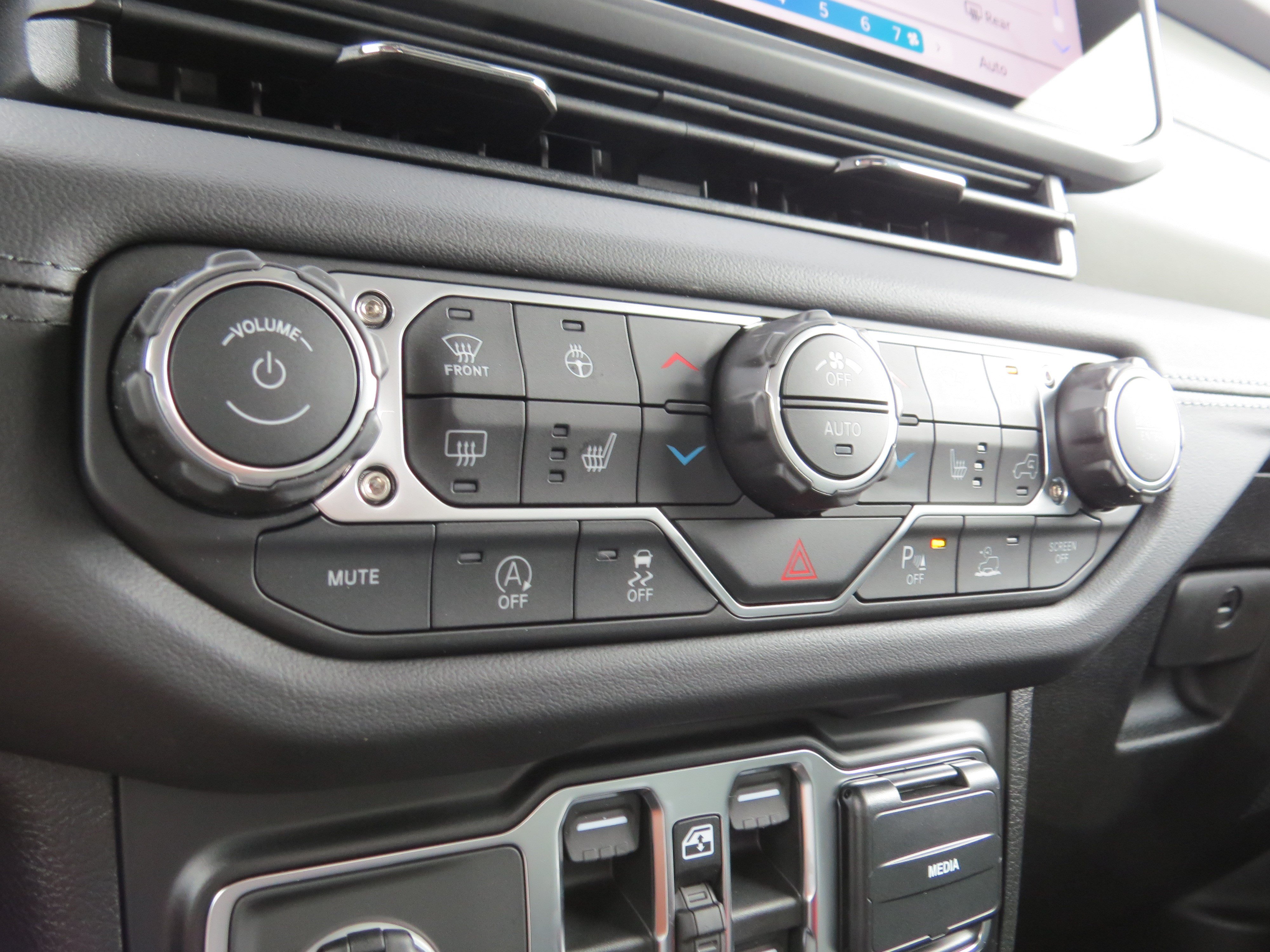 New 2026 Jeep Gladiator Mojave AWD/4WD image 26