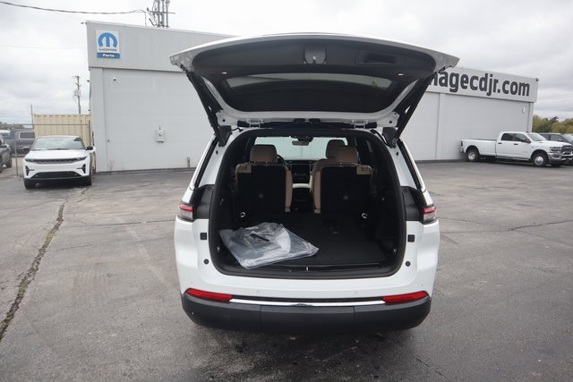 New 2025 Jeep Grand Cherokee L Limited w/ Trailer Tow Package image 26