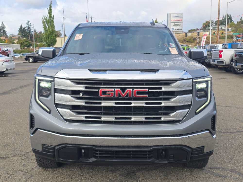 Used 2023 GMC Sierra 1500 SLE w/ Enhanced Capability Package AWD/4WD image 5
