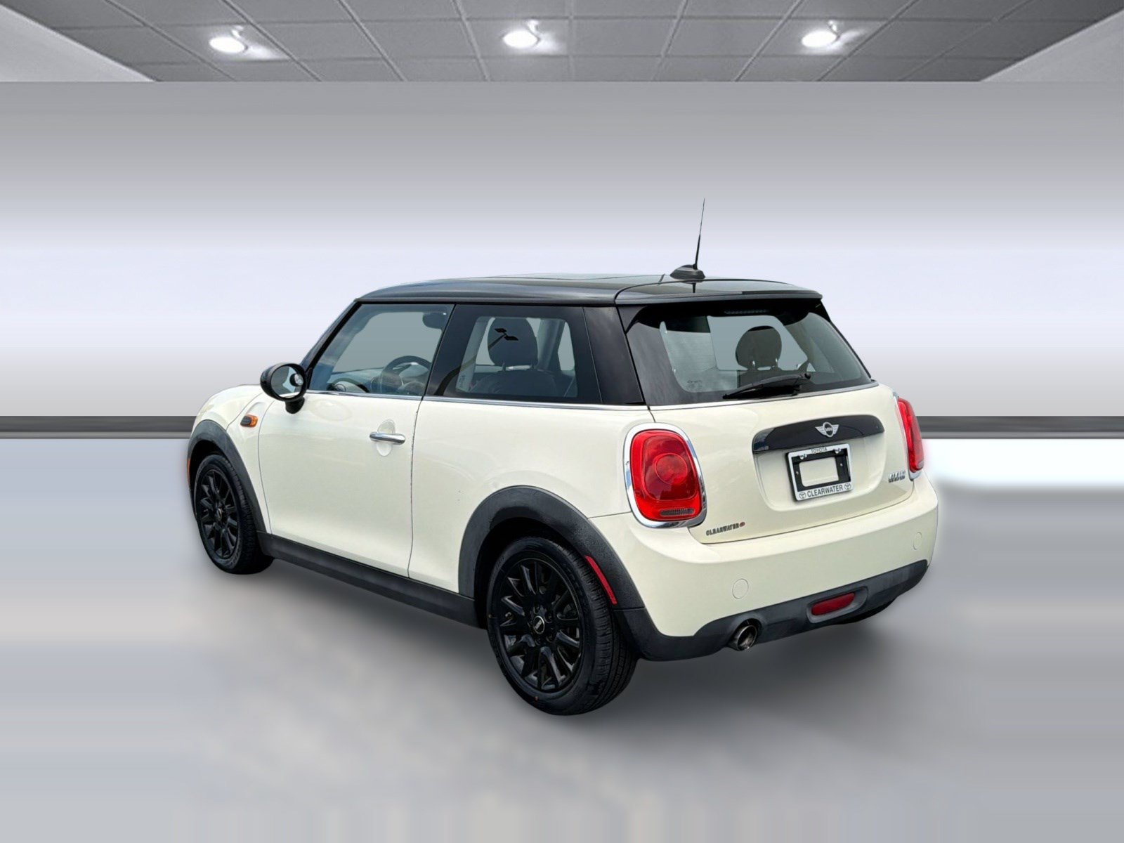 Used 2016 MINI Cooper 2-Door Hardtop FWD image 3