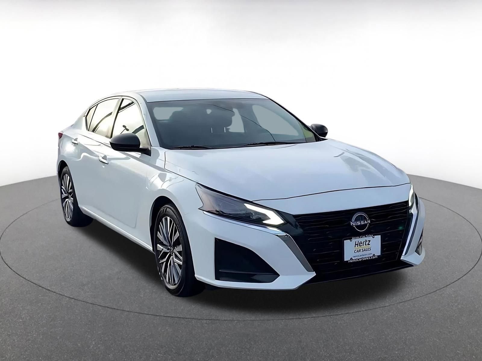 Used 2025 Nissan Altima 2.5 SV image 3