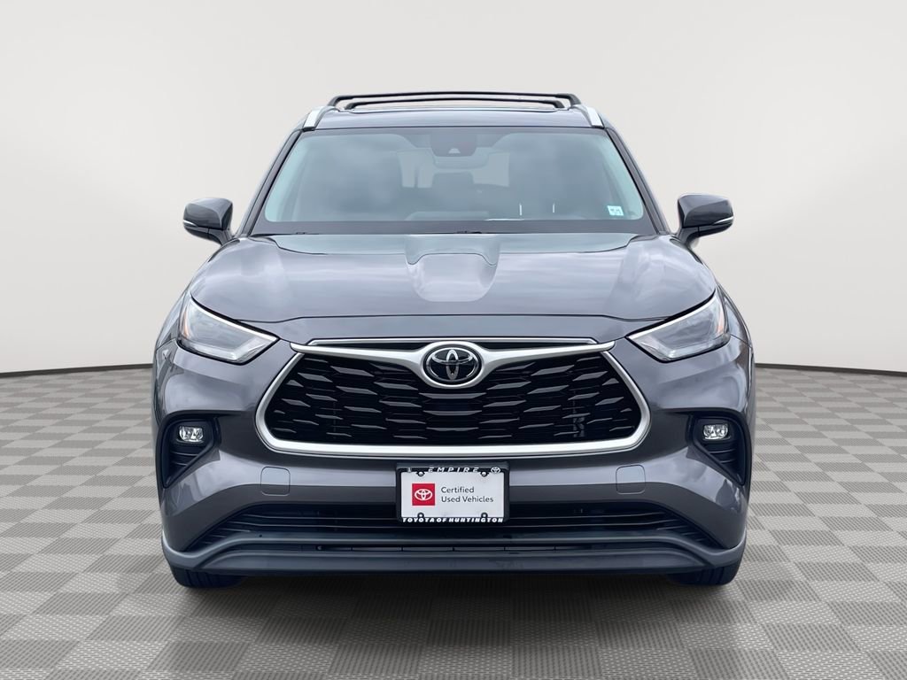 Certified 2022 Toyota Highlander XLE image 2