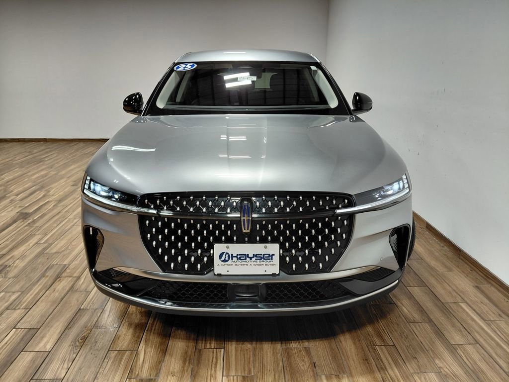 Used 2025 Lincoln Nautilus Premier image 15