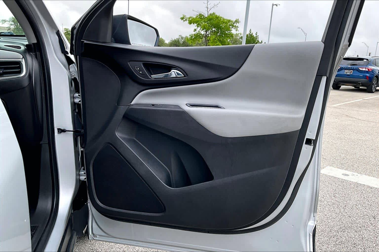 Used 2018 Chevrolet Equinox LS FWD image 23