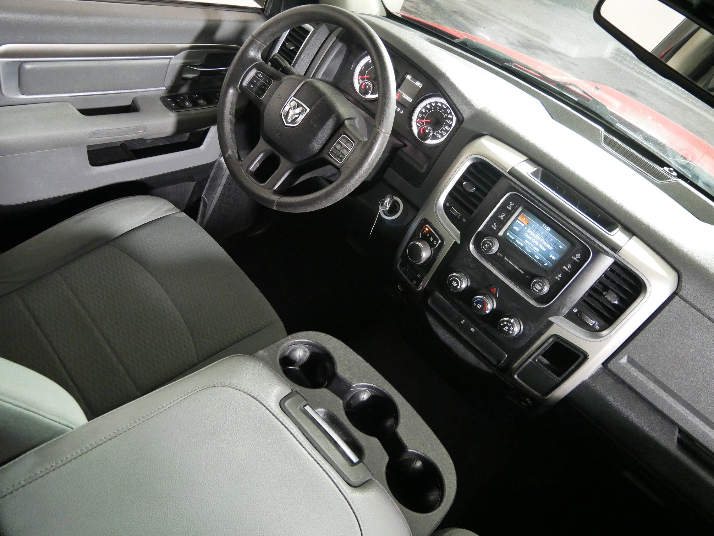 Used 2016 RAM 1500 Classic SLT image 9