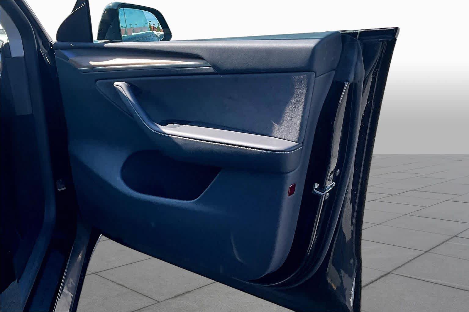 Used 2023 Tesla Model Y AWD image 22