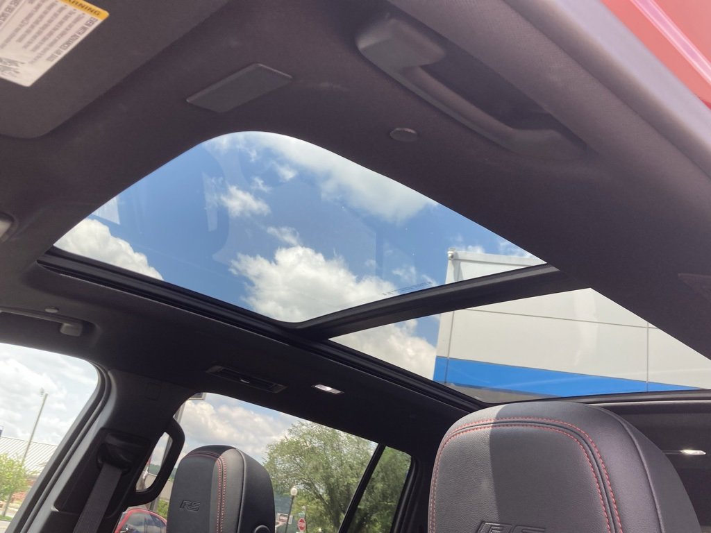 Used 2024 Chevrolet Traverse RS w/ LPO, Floor Liner Package image 10