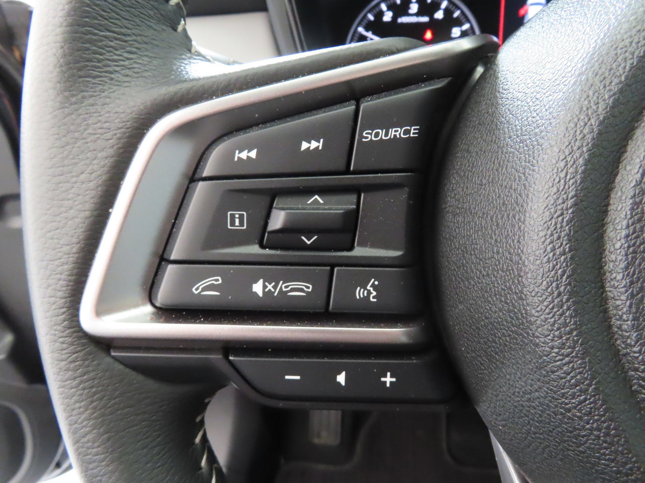 Used 2025 Subaru Legacy Premium AWD/4WD image 13