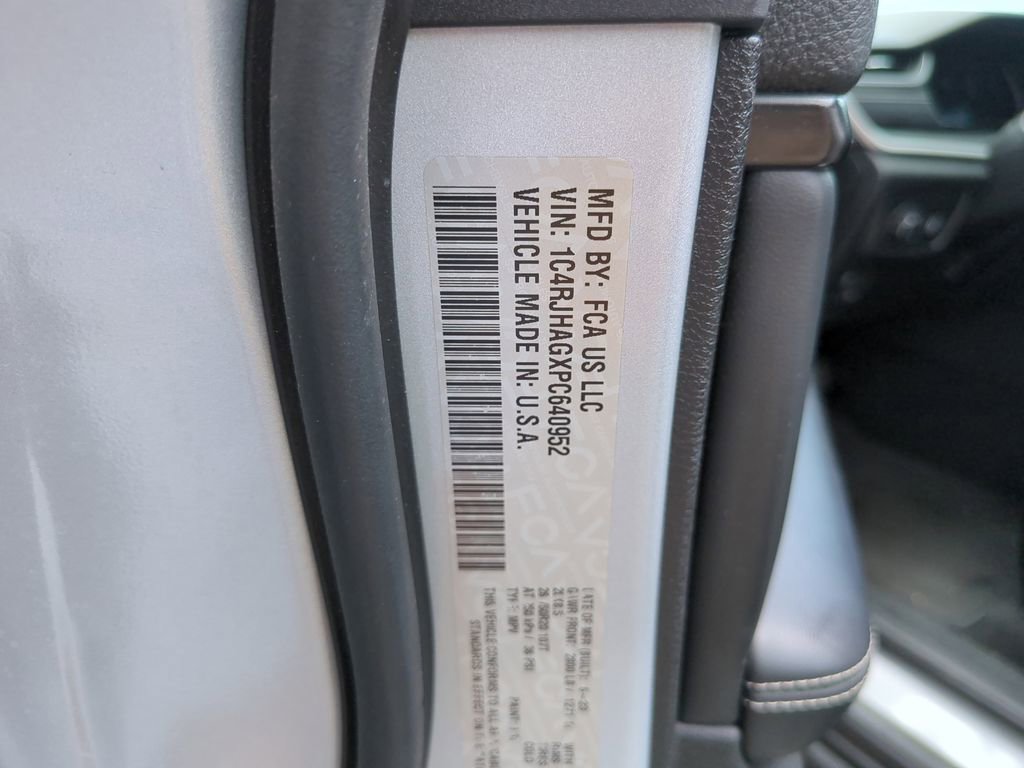 Used 2023 Jeep Grand Cherokee Altitude AWD/4WD image 35