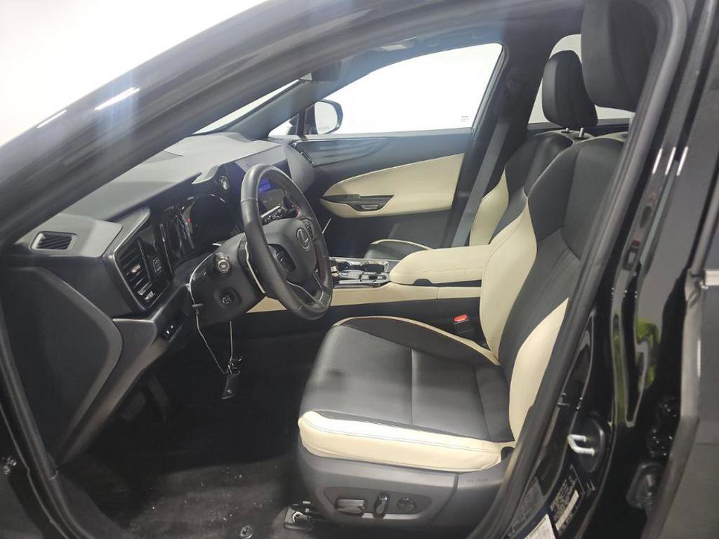 Used 2024 Lexus NX 250 FWD image 4