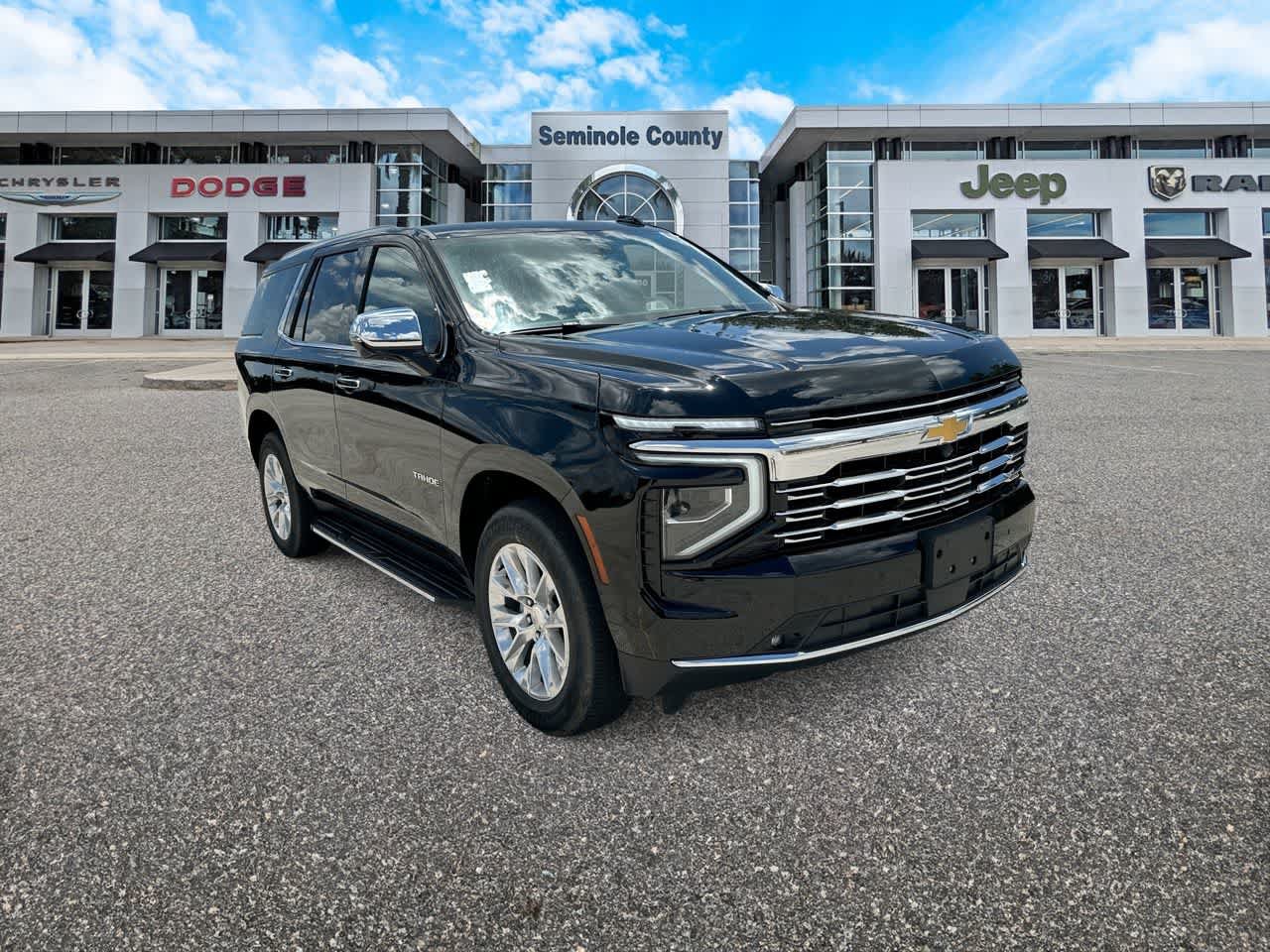 Used 2025 Chevrolet Tahoe Premier AWD/4WD image 2