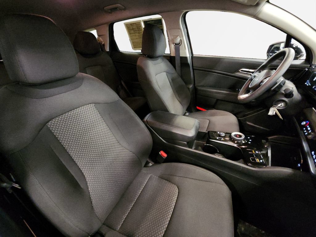 Used 2023 Kia Sportage LX AWD/4WD image 28
