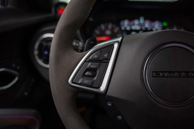 Used 2019 Chevrolet Camaro ZL1 RWD image 21