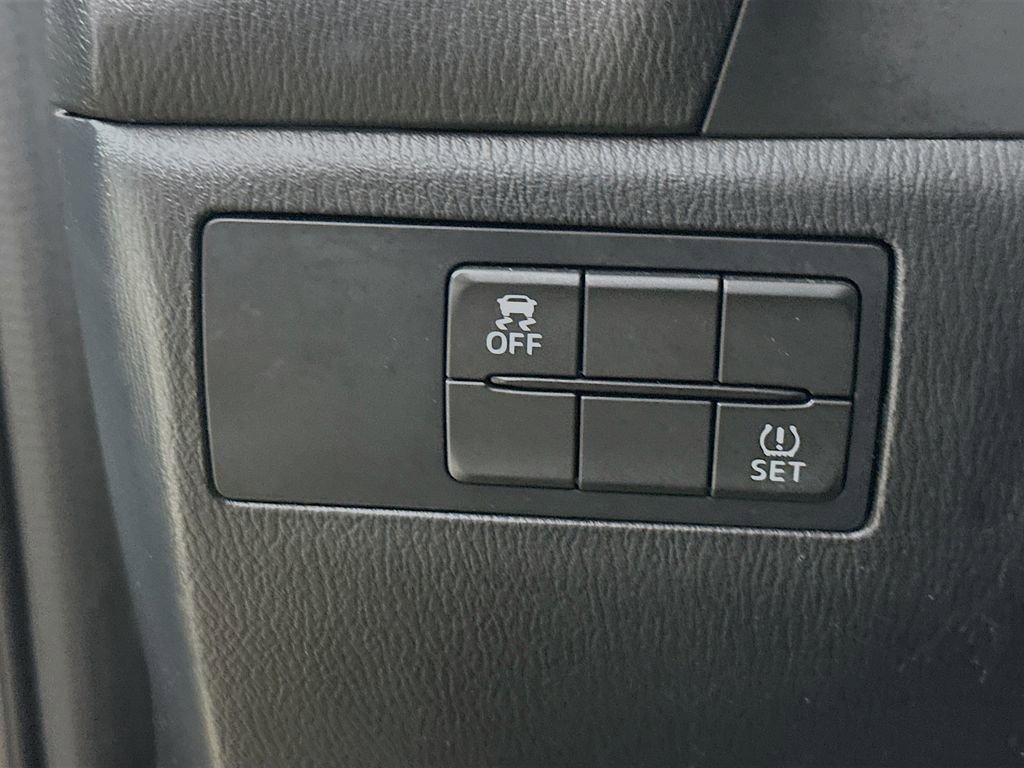 Used 2017 MAZDA MAZDA3 Touring FWD image 12