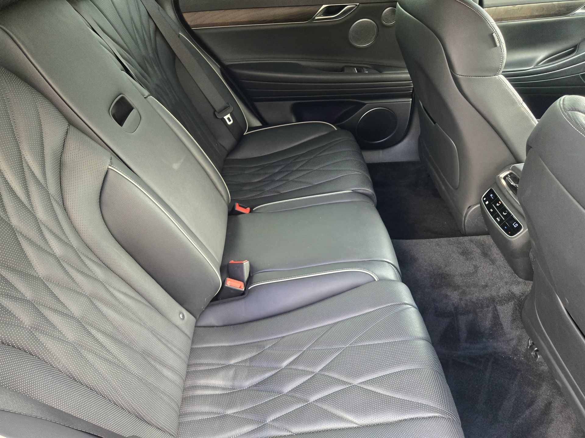 Used 2021 Genesis G80 3.5T AWD/4WD image 28