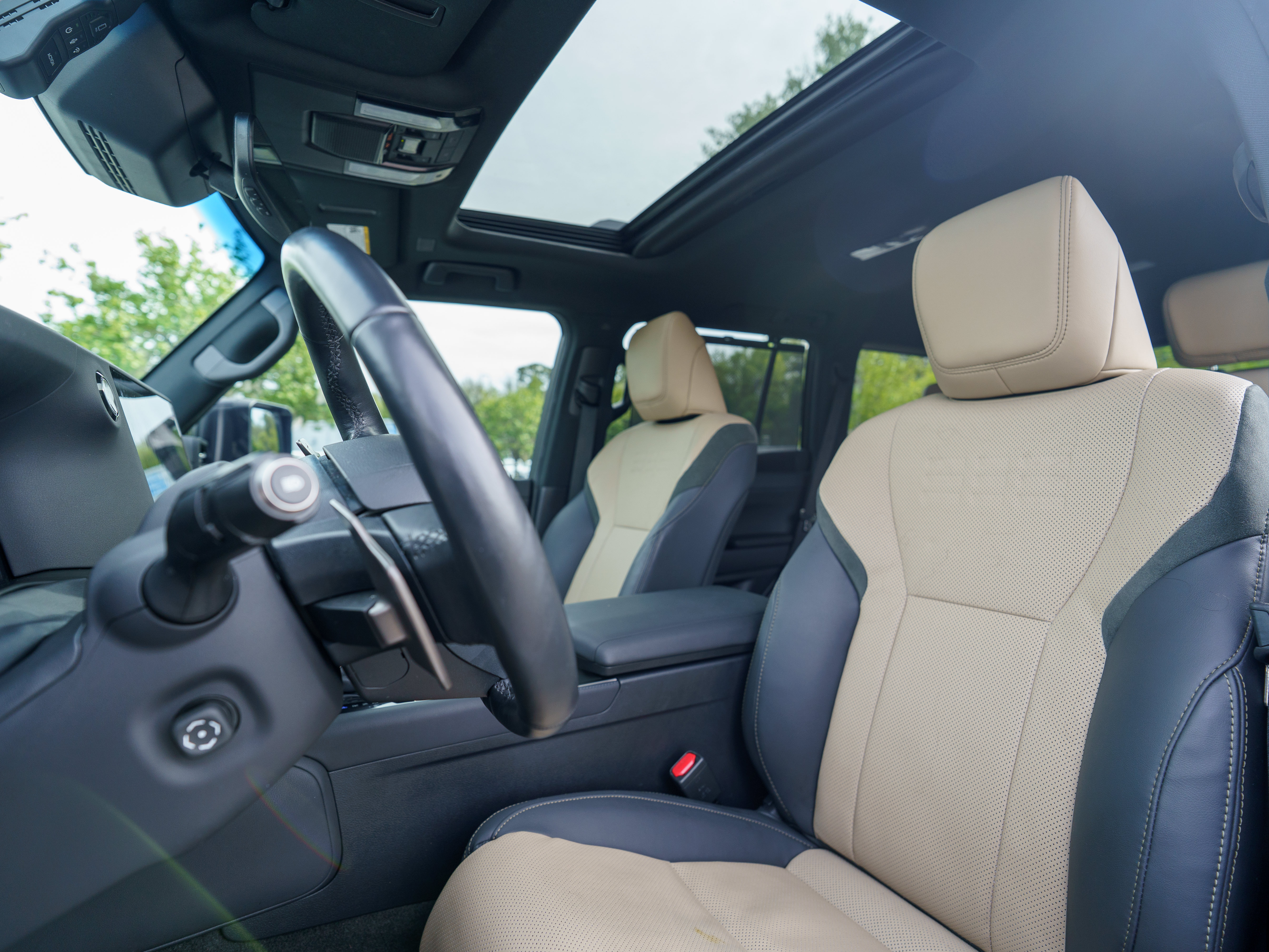 Used 2024 Lexus GX 550 AWD/4WD image 9