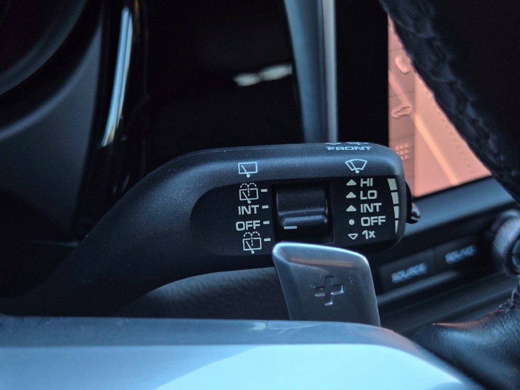 Used 2020 Porsche Macan AWD/4WD image 32