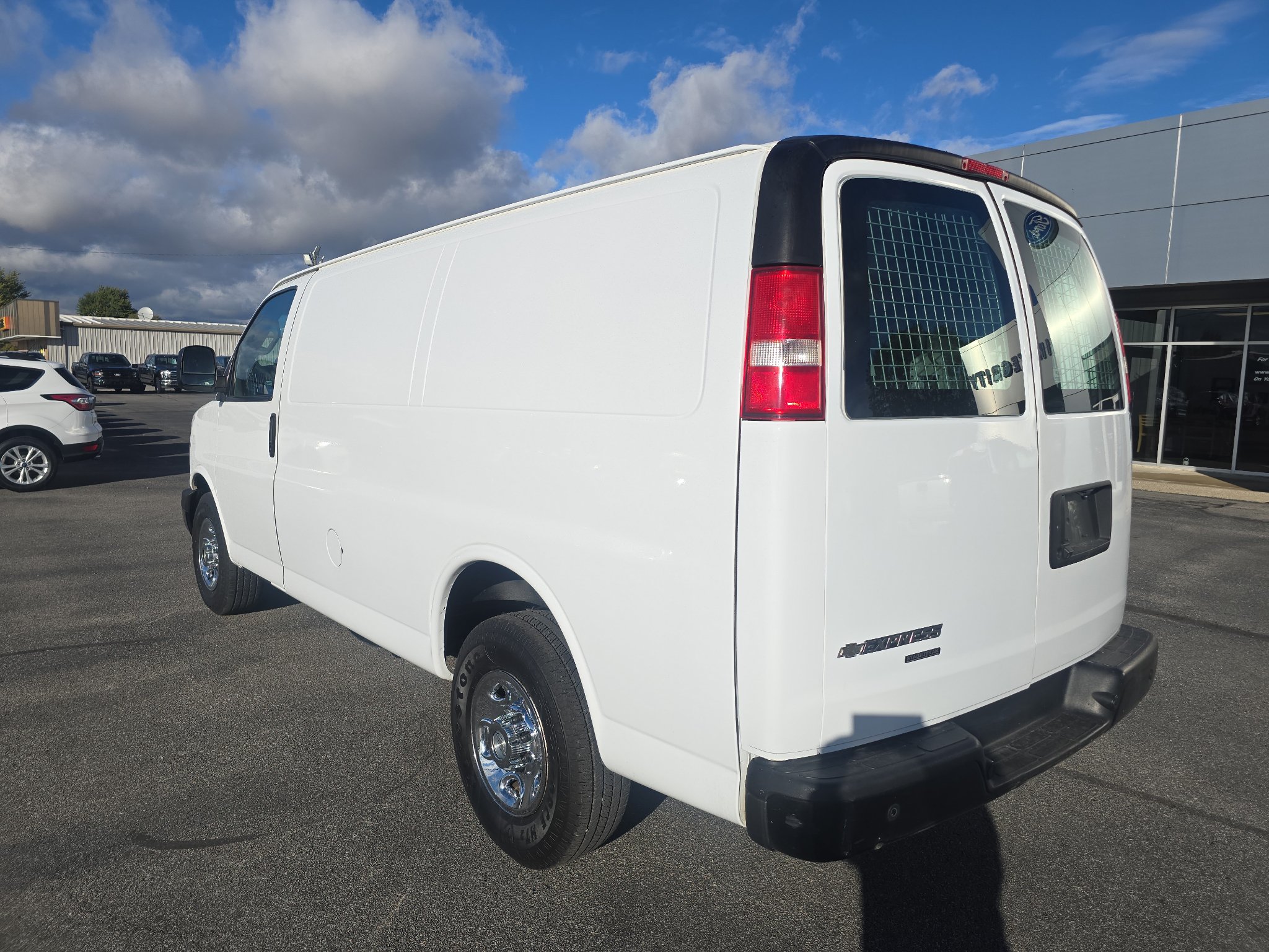Used 2016 Chevrolet Express 2500 RWD image 10