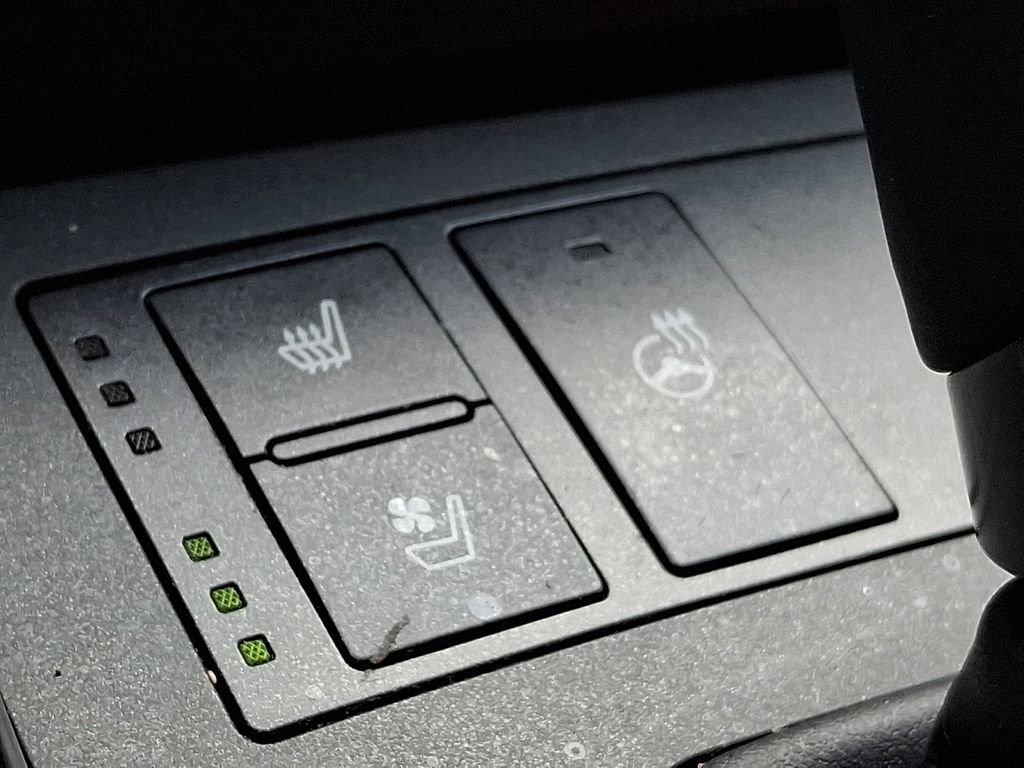Used 2023 Lexus IS 300 w/ Comfort Package RWD image 26