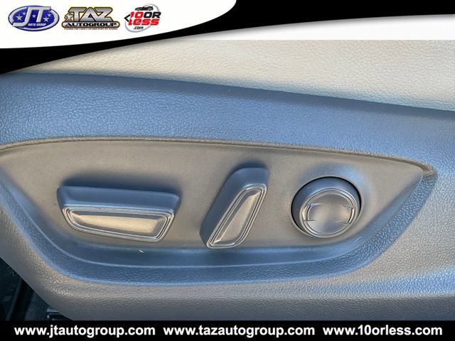 Used 2019 Toyota Camry XSE FWD image 11