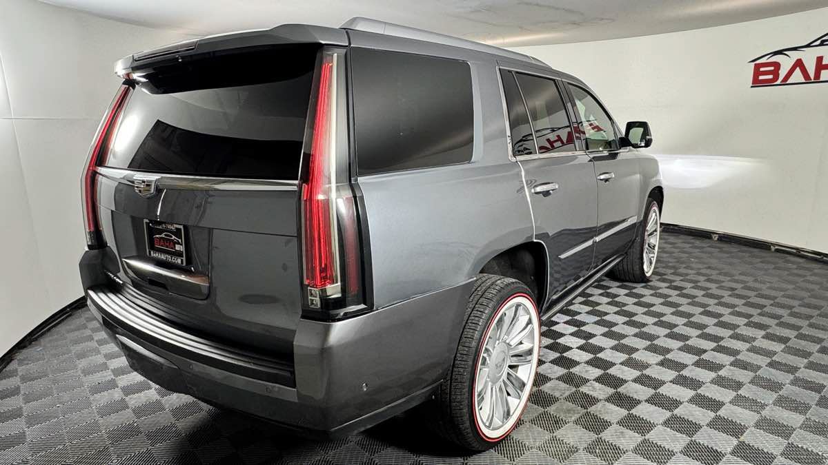 Used 2019 Cadillac Escalade Platinum AWD/4WD image 8