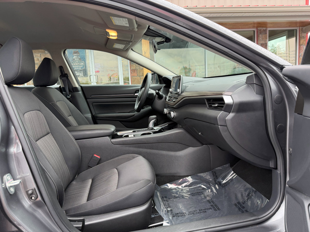 Used 2024 Nissan Altima 2.5 SV image 21