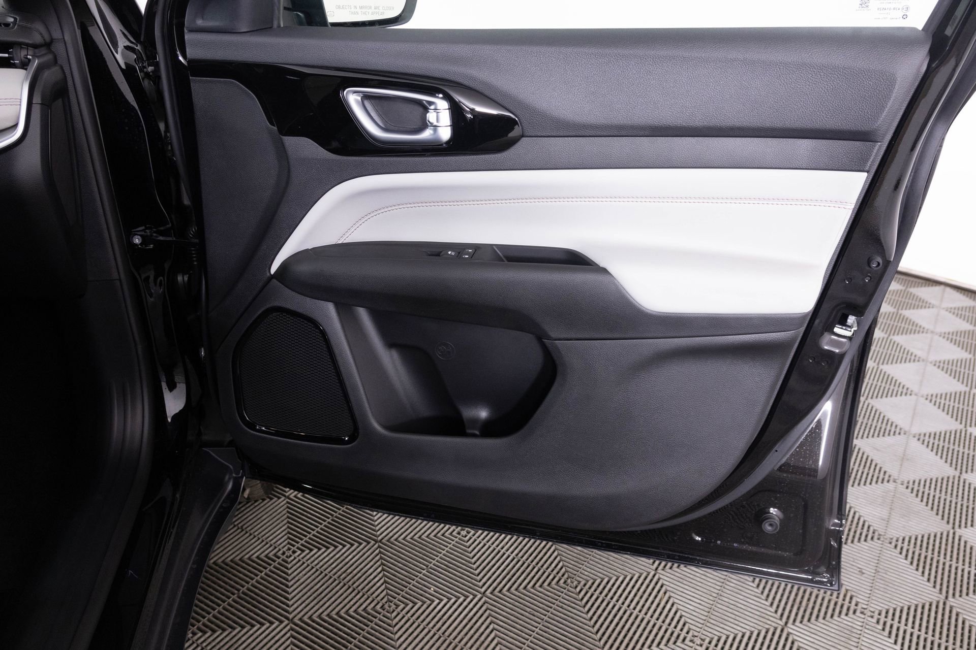 New 2026 Jeep Compass Limited image 35