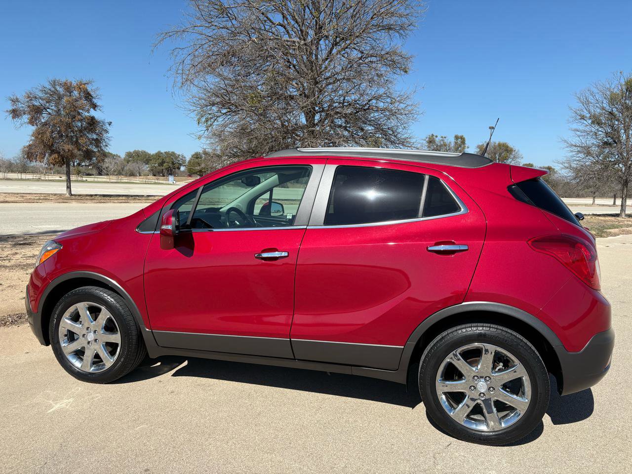 Used 2014 Buick Encore Leather FWD image 2