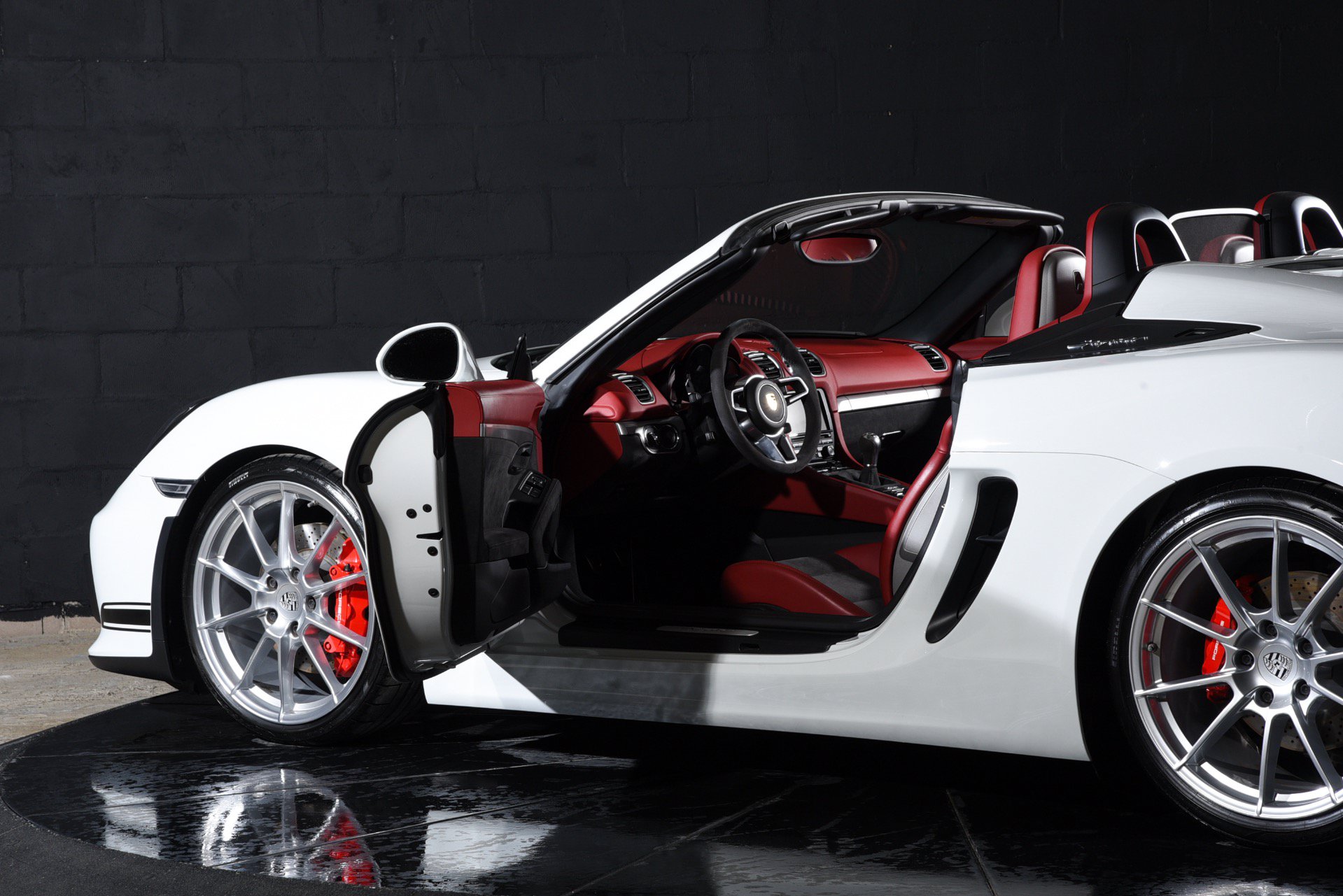 Used 2016 Porsche Boxster Spyder RWD image 14