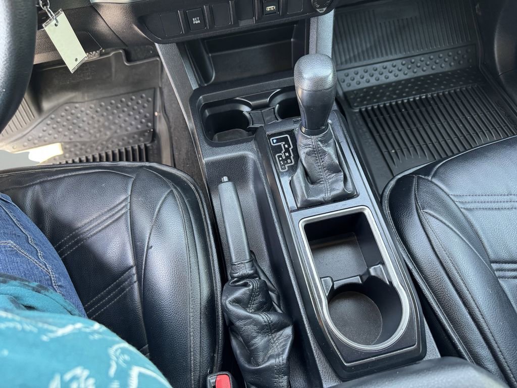Used 2021 Toyota Tacoma SR AWD/4WD image 13